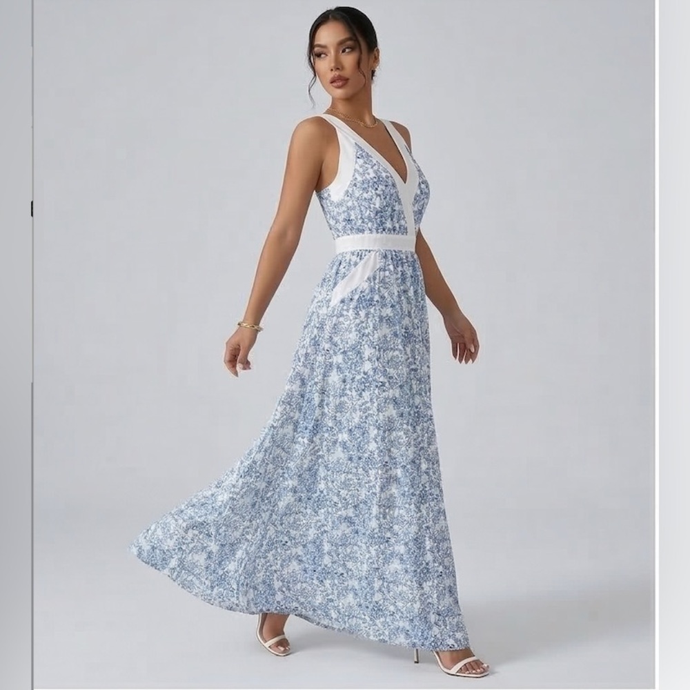 LAST ONE 🔥 Serene Azure Floral V-Neck Maxi Dress With Pockets Blue - Picture 3 of 8